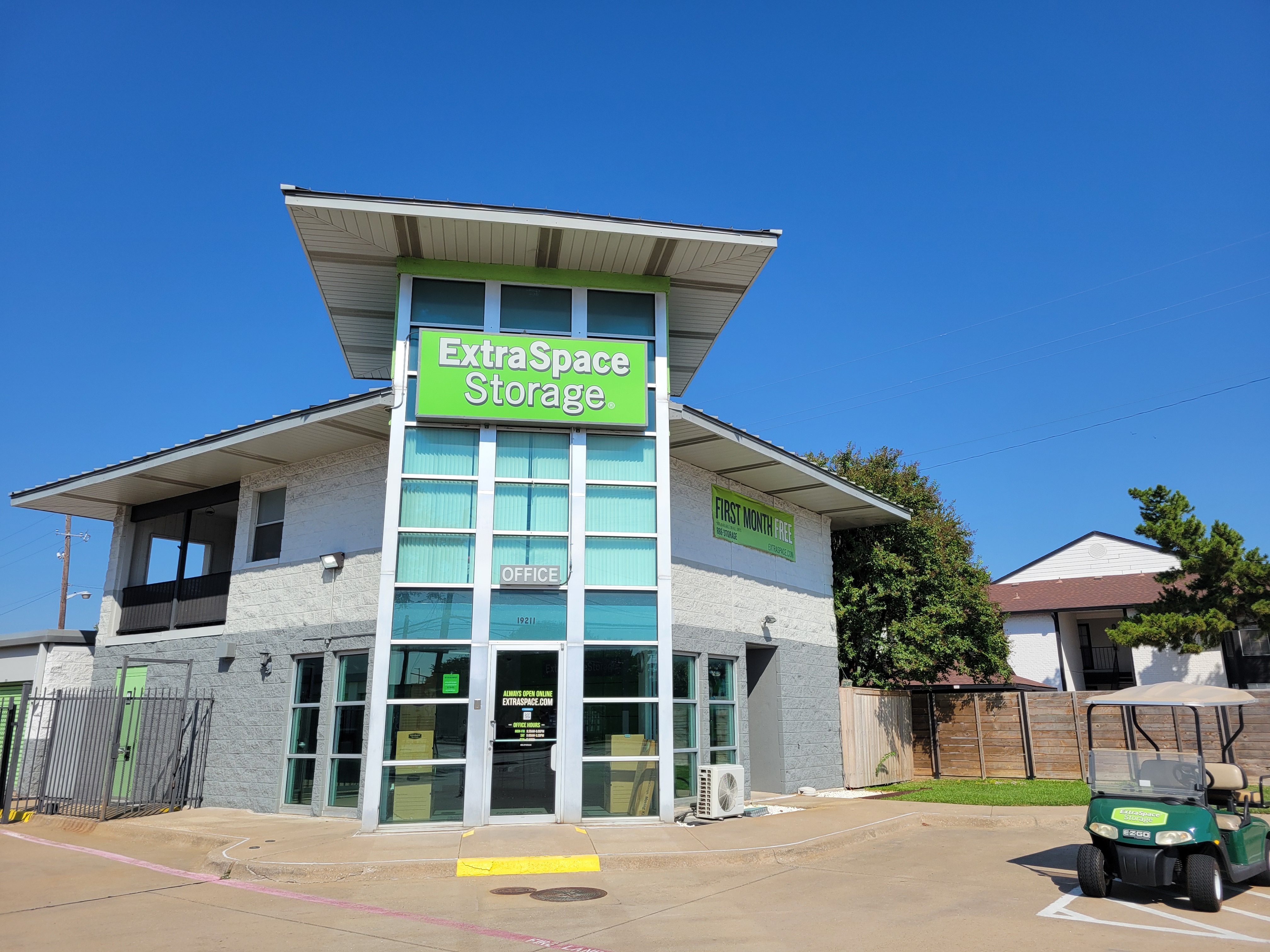 Extra Space Storage  19211 Preston Rd in Dallas, TX