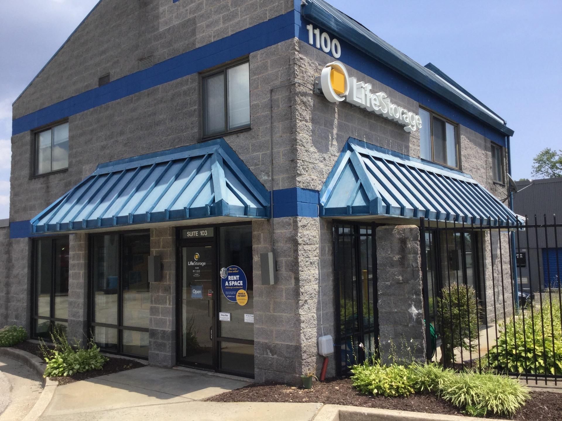 10×15 Self Storage Unit in Dundalk, MD 1100 North Point Rd Dundalk, Maryland
