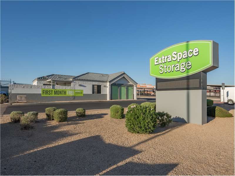 Storage Units in Phoenix, AZ at 3770 E Bell Rd | Extra Space Storage