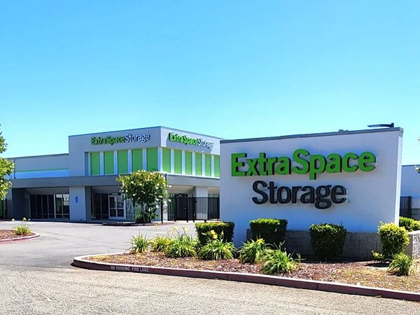 Extra Space Storage facility at 181 Main Ave - Sacramento, CA