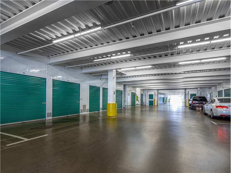 Extra Space Storage  720 N 10th St in San Jose, CA