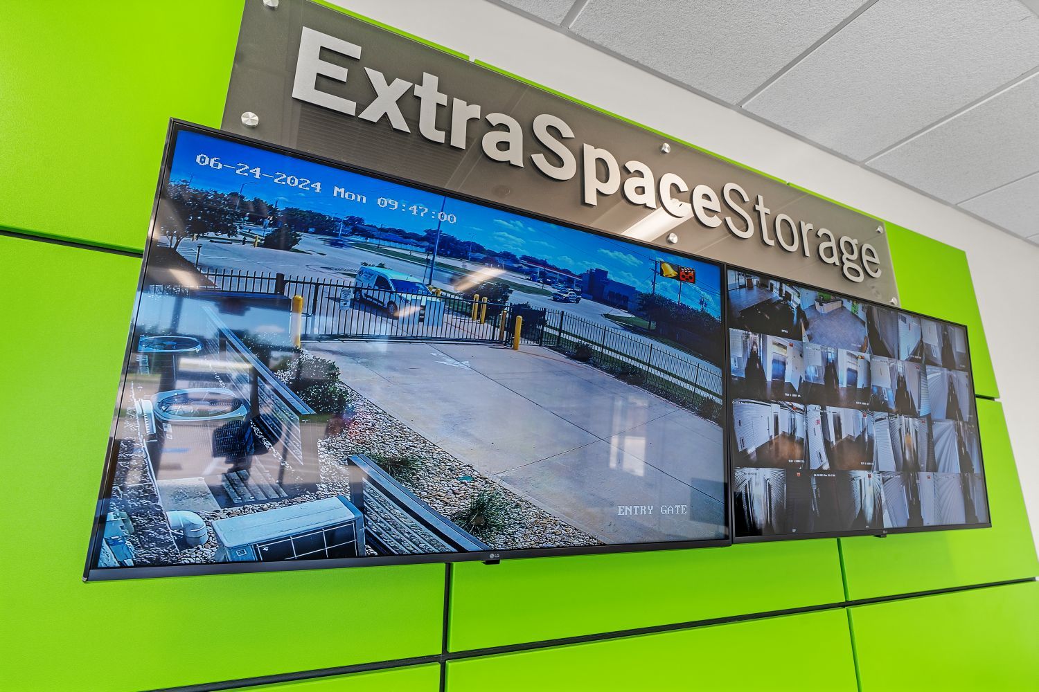 Extra Space Storage  4820 Western Center Blvd in Haltom City, TX