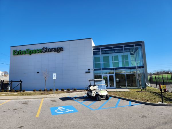 Extra Space Storage facility at 1600 Woodson Rd - St Louis, MO