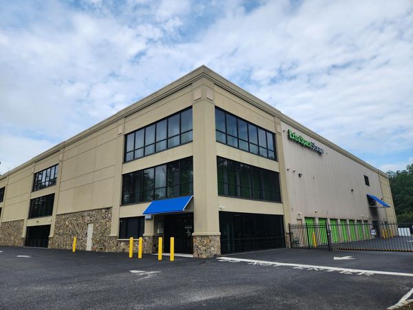 Extra Space Storage facility at 1 Back Creek Rd - Trenton, NJ