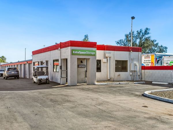 Extra Space Storage facility at 6208 N 67th Ave - Glendale, AZ