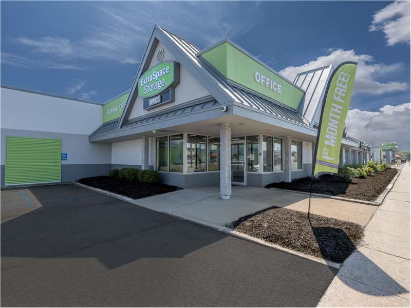 Storage Units in Freeport, NY at 80 Mill Rd | Extra Space Storage