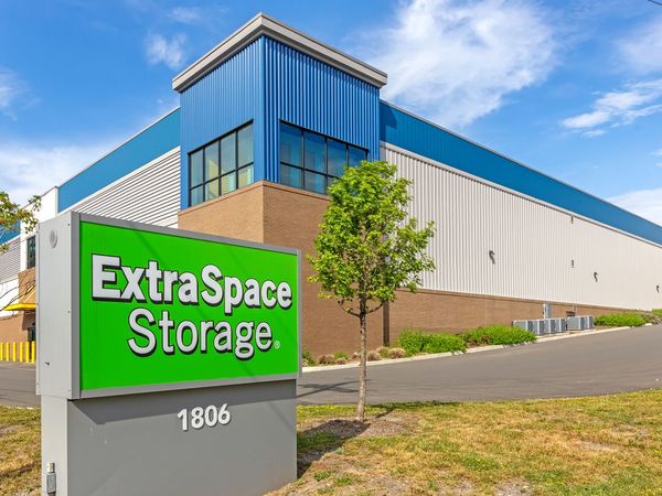 Extra Space Storage facility at 1806 Erie Blvd - Schenectady, NY