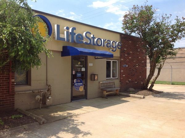 Life Storage facility on 1100 Erie Rd - Eastlake, OH