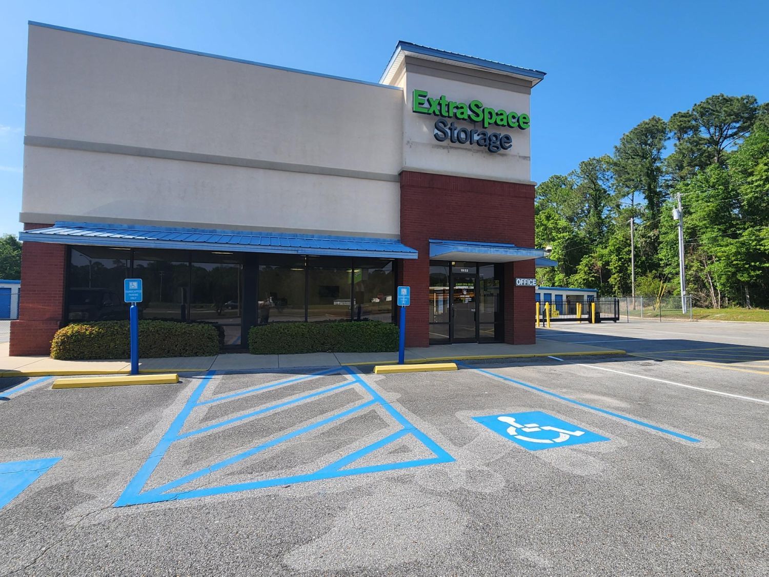 50×10 Parking Lot in Biloxi, MS 1932 Popps Ferry Rd Biloxi, Mississippi