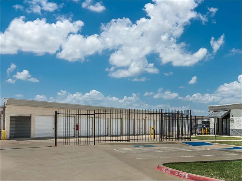 Extra Space Storage  4251 State Hwy 161 in Dallas, TX