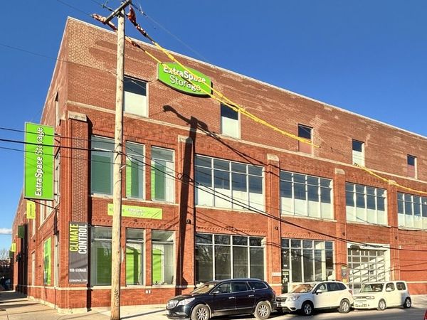 Extra Space Storage facility at 1625 S Ashland Ave - Chicago, IL