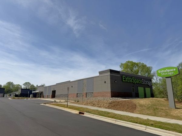 Extra Space Storage facility at 6695 Veterans Pkwy - Garner, NC