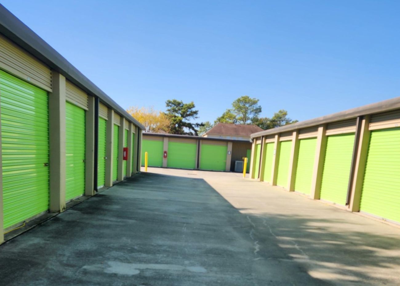 10×30 Parking Lot in Houston, TX 13300 W Little York Rd Houston, Texas 3