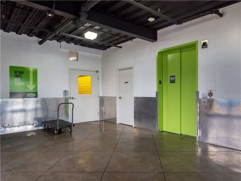 Extra Space Storage  4245 Carmichael Rd in Montgomery, AL