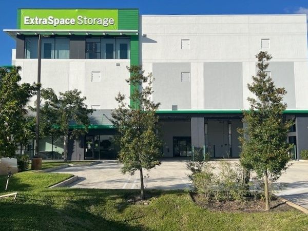 Extra Space Storage facility at 130 SW 12th Ave - Pompano Beach, FL