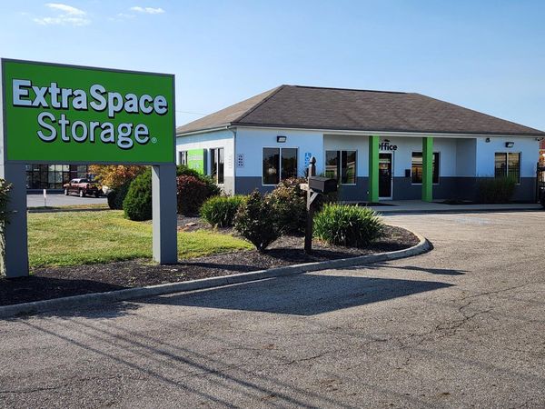 Extra Space Storage facility at 5660 W Broad St - Columbus, OH