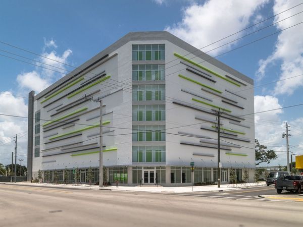 Extra Space Storage facility at 2915 NW 36th St - Miami, FL