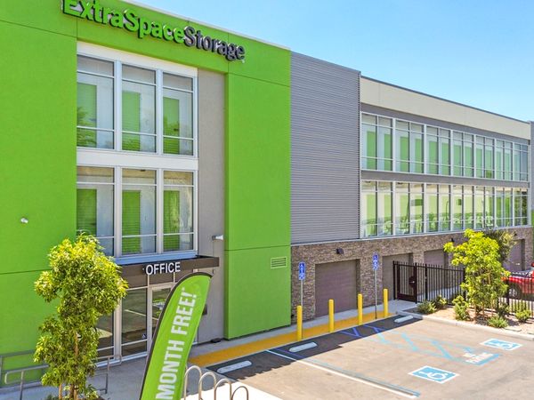 Extra Space Storage facility at 6853 Woodley Ave - Lake Balboa, CA