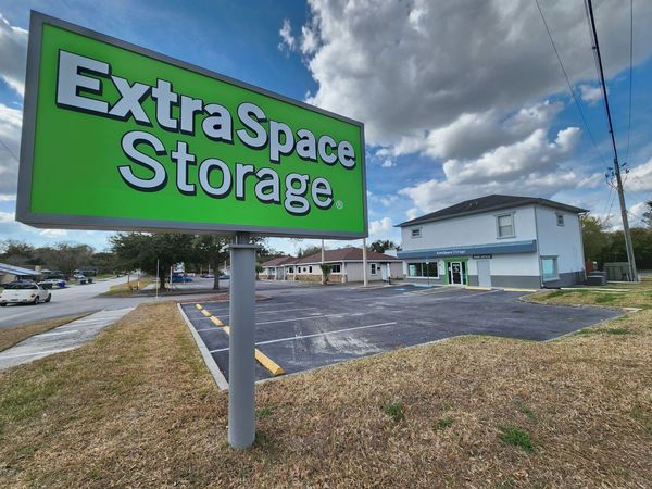 Extra Space Storage facility at 624 Robin Rd - Lakeland, FL