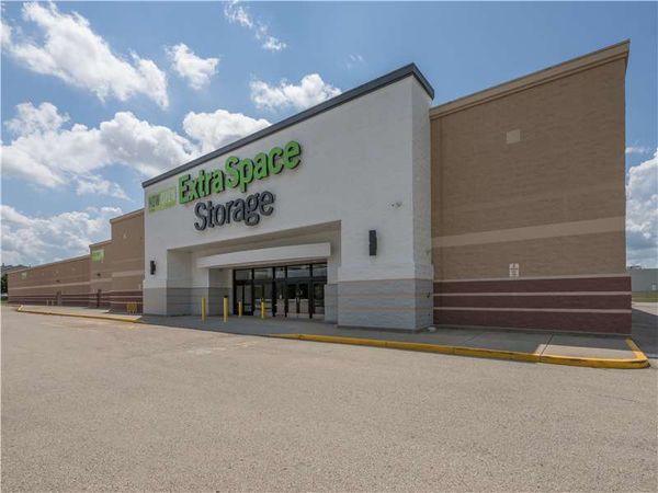 Extra Space Storage facility at 1885 W 1st St - Springfield, OH