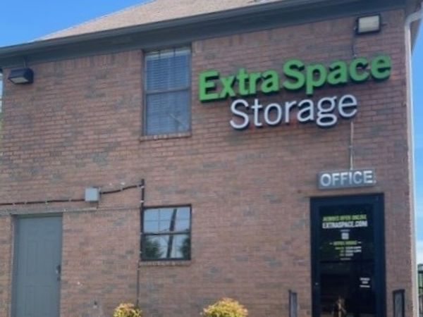 Extra Space Storage facility at 8000 Autumn Creek Dr - Cordova, TN