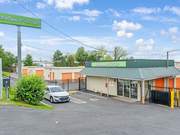 Extra Space Storage facility at 124 Dorton St - Charlotte, NC