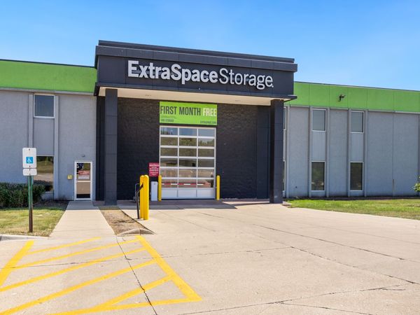 Extra Space Storage facility at 426 S Westgate St - Addison, IL