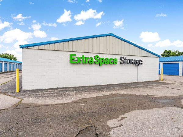 Extra Space Storage facility at 3645 N Michigan Rd - Madison, IN