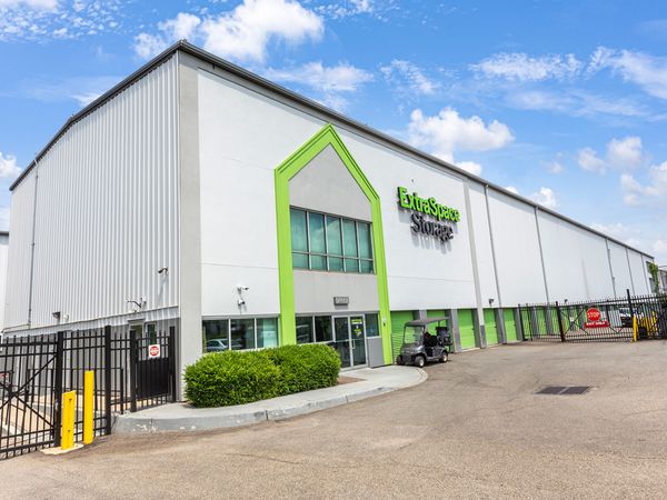 Extra Space Storage facility at 2425 Tonnelle Ave - North Bergen, NJ