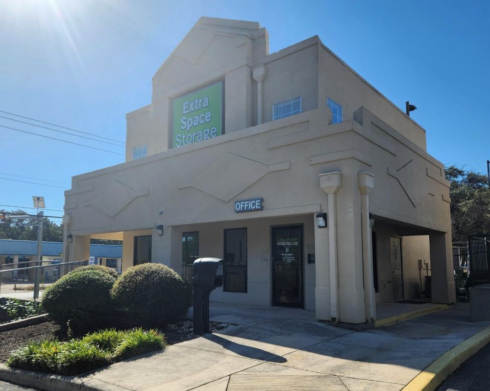 Extra Space Storage  11947 Huebner Rd in San Antonio, TX