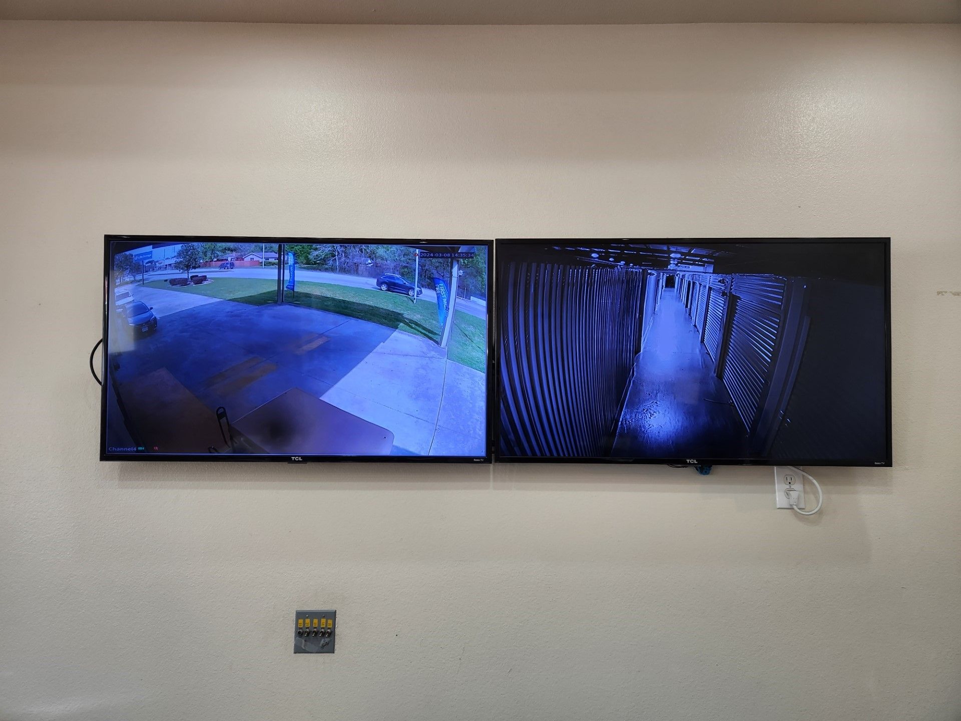 Extra Space Storage  250 S Dowlen Rd in Beaumont, TX