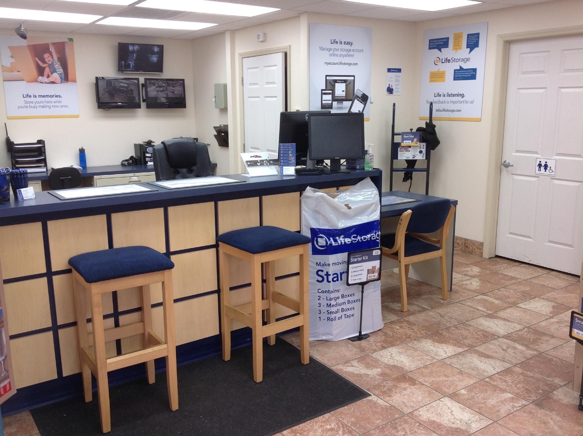 20×10 Self Storage Unit in Durham, NC 4417 Hillsborough Rd Durham, North Carolina 3