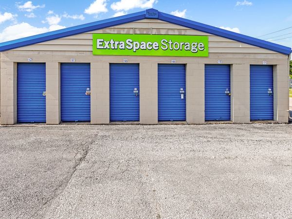 Extra Space Storage facility at 329 NW I St - Linton, IN