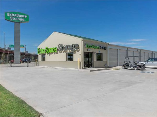 Extra Space Storage facility at 839 E Reno Ave - Oklahoma City, OK