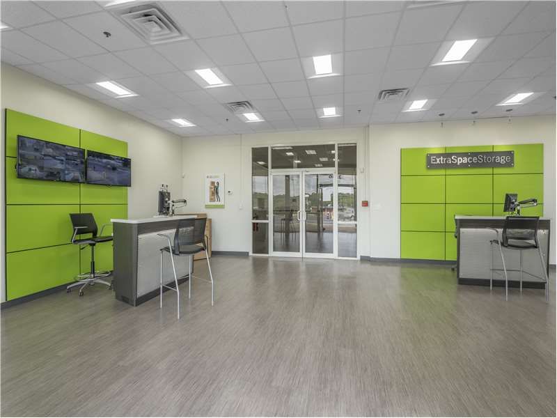 5×10 Self Storage Unit in Columbia, SC 2470 Decker Blvd Columbia, South Carolina 3