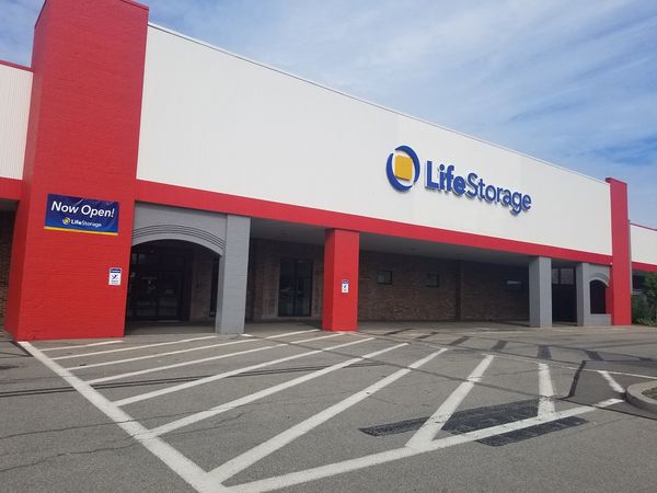 Life Storage facility on 2111 Hudson Ave - Irondequoit, NY