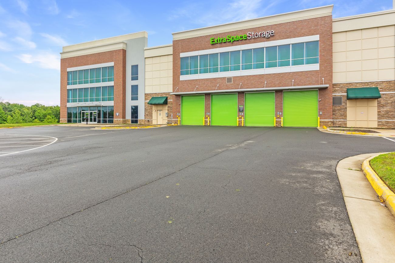 7×16 Parking Lot in Chantilly, VA 43735 Eastgate View Dr Chantilly, Virginia