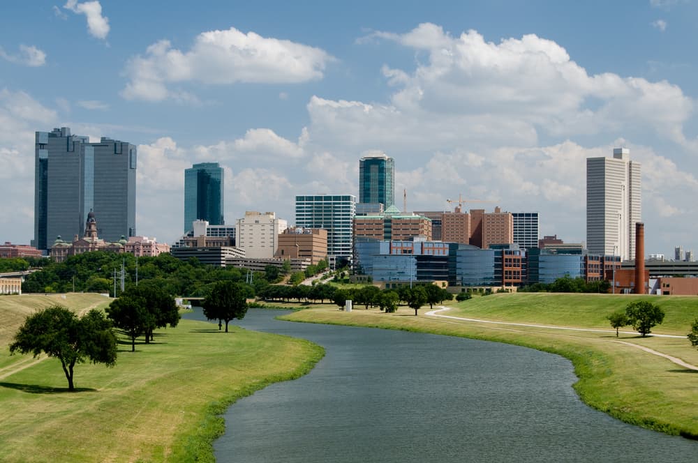 Article image for: How Much Does Hiring a Moving Company Cost in Fort Worth?