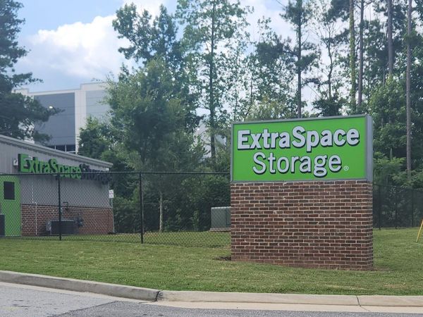 Extra Space Storage facility at 7700 Jonesboro Rd - Jonesboro, GA
