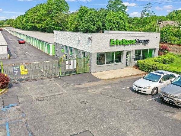 Extra Space Storage facility at 970 Waverly Ave - Holtsville, NY