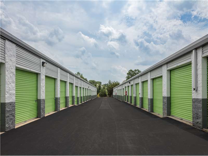 Extra Space Storage  15221 Dino Dr in Burtonsville, MD