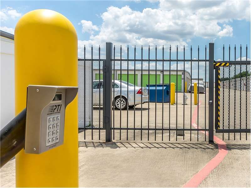 5×5 Self Storage Unit in DeSoto, TX 811 S Hampton Rd DeSoto, Texas 2