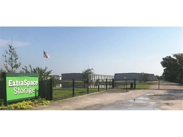 Extra Space Storage facility at 17717 County Road 127 - Pearland, TX