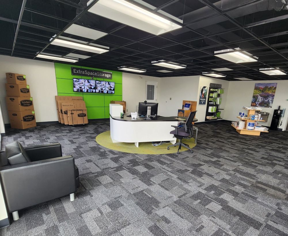 Extra Space Storage in Greenville, SC  5214 Honbarrier Dr 3
