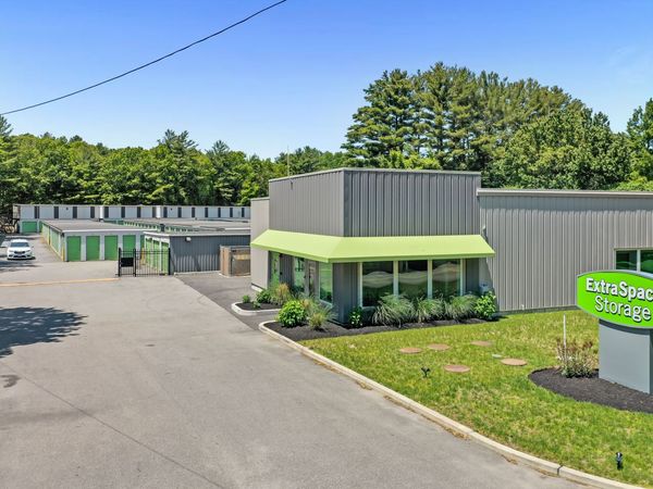 Extra Space Storage facility at 330 Old Oak St - Pembroke, MA