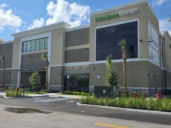 Extra Space Storage facility at 9905 Acme Dairy Rd﻿ - Boynton Beach, FL