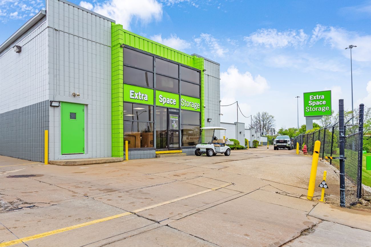 Extra Space Storage in Cleveland, OH 19200 Neff Rd