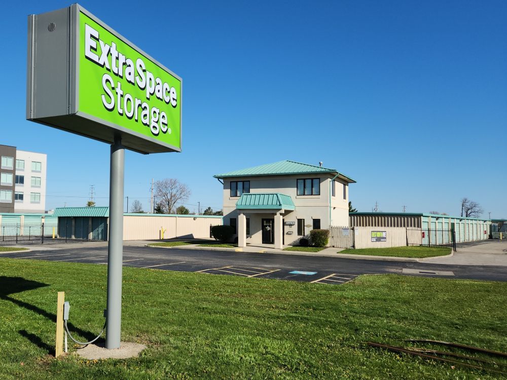 30×10 Parking Lot in Columbus, OH 6460 E Broad St Columbus, Ohio