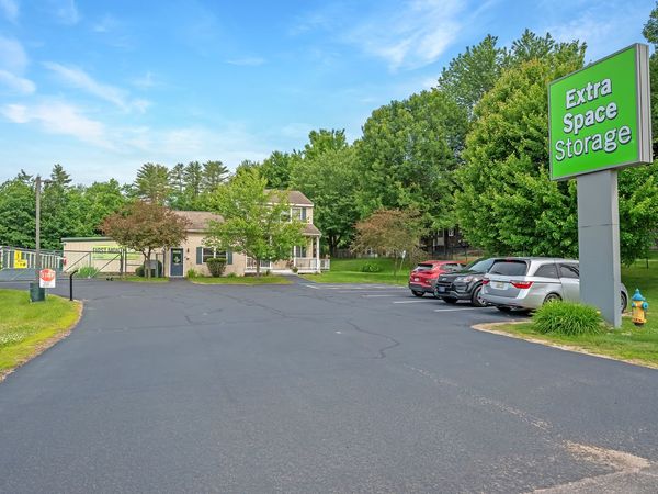 Extra Space Storage facility at 905 Washington St N - Auburn, ME