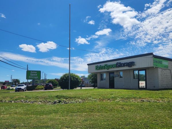 Extra Space Storage facility at 3787 Elm Rd NE - Warren, OH
